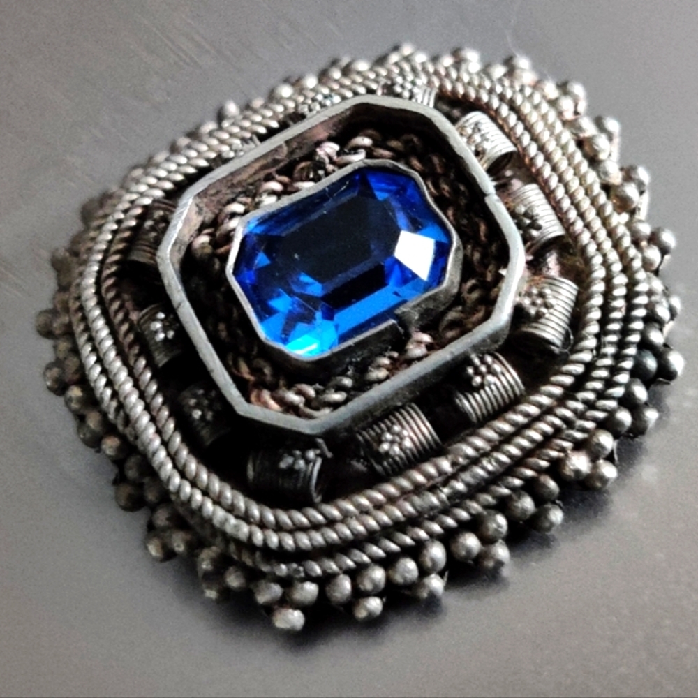 Vintage Yemenite Filigree Pin Brooch w/ London Blue Topaz Stone